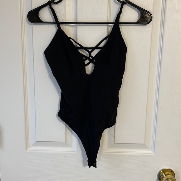 Express one eleven strap bodysuit - Picture 3 of 5